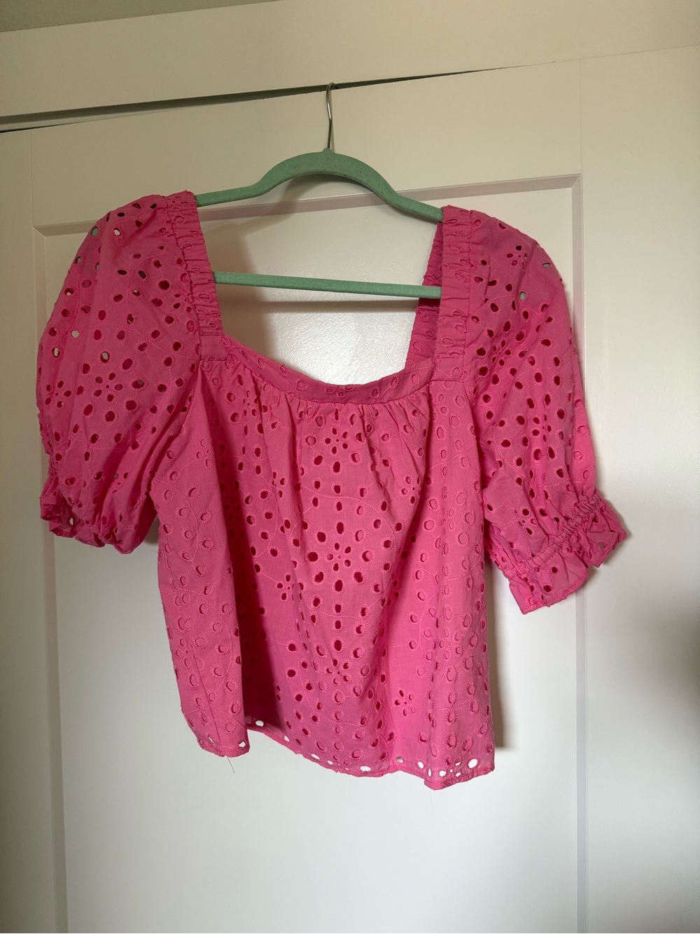 1.STATE Eyelet Puff-Sleeve Cotton Top
